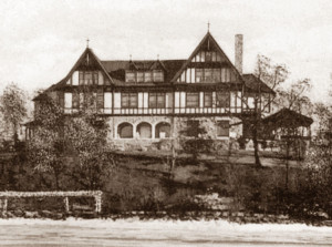 Harrose Hall Lake Geneva